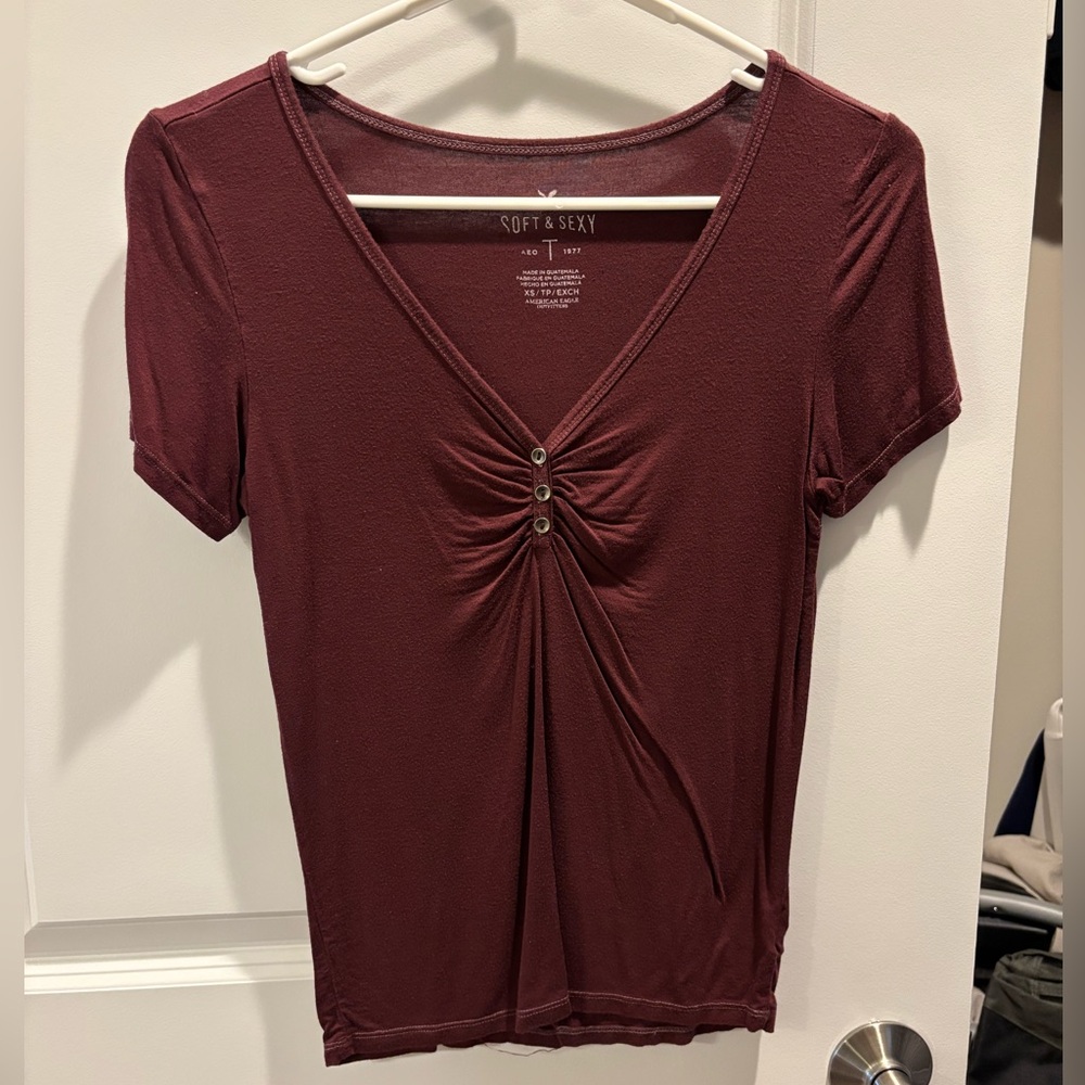American eagle “favorite” & “soft & sexy” tees. All size XS